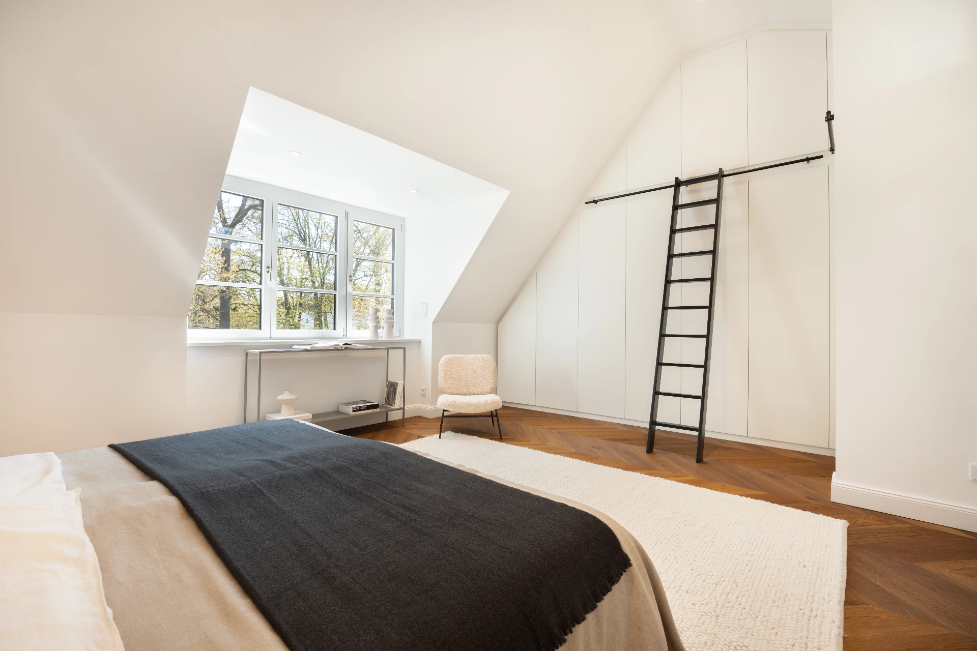 Masterbedroom im Dachgeschoss