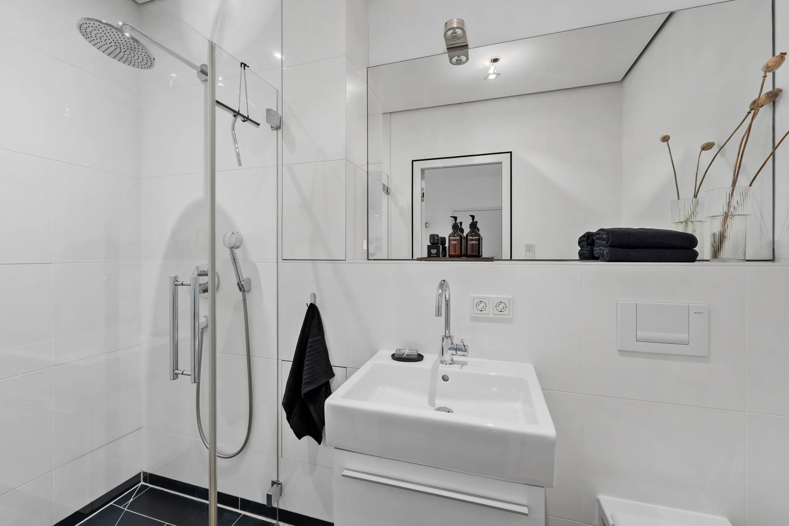 Zweites Bad mit bodengleicher Dusche